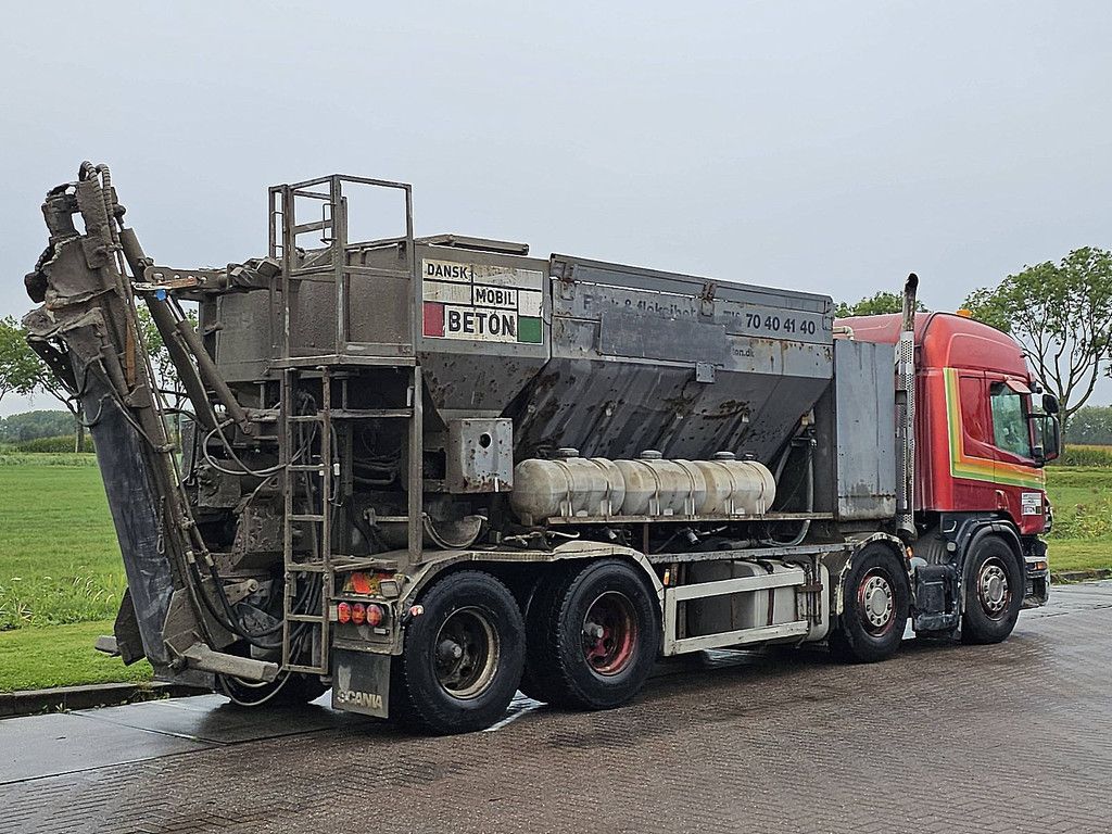 SCANIA P400 8x4