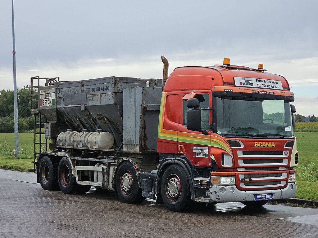 SCANIA P400 8x4