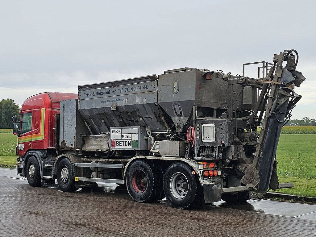 SCANIA P400 8x4