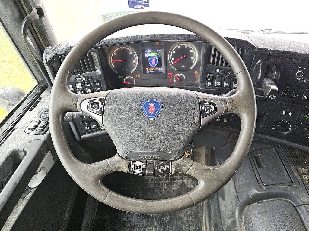 SCANIA P400 8x4