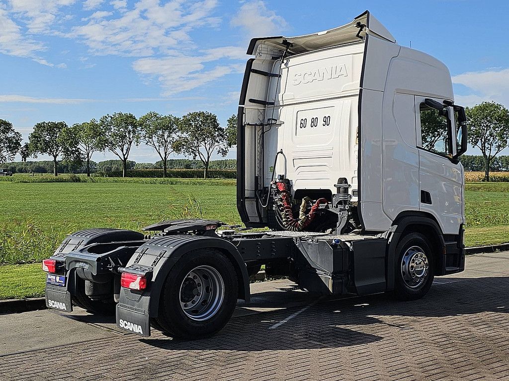 SCANIA R500 hlnew tyres