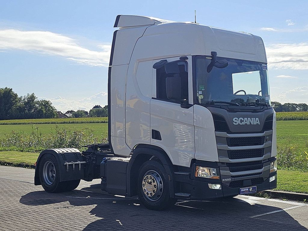 SCANIA R500 hlnew tyres
