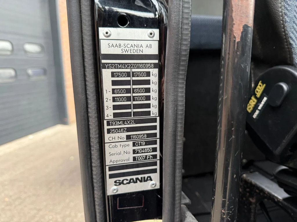 Scania T93M 220 Torpedo 3 zitplekken, Vangmuil, ex rijschool