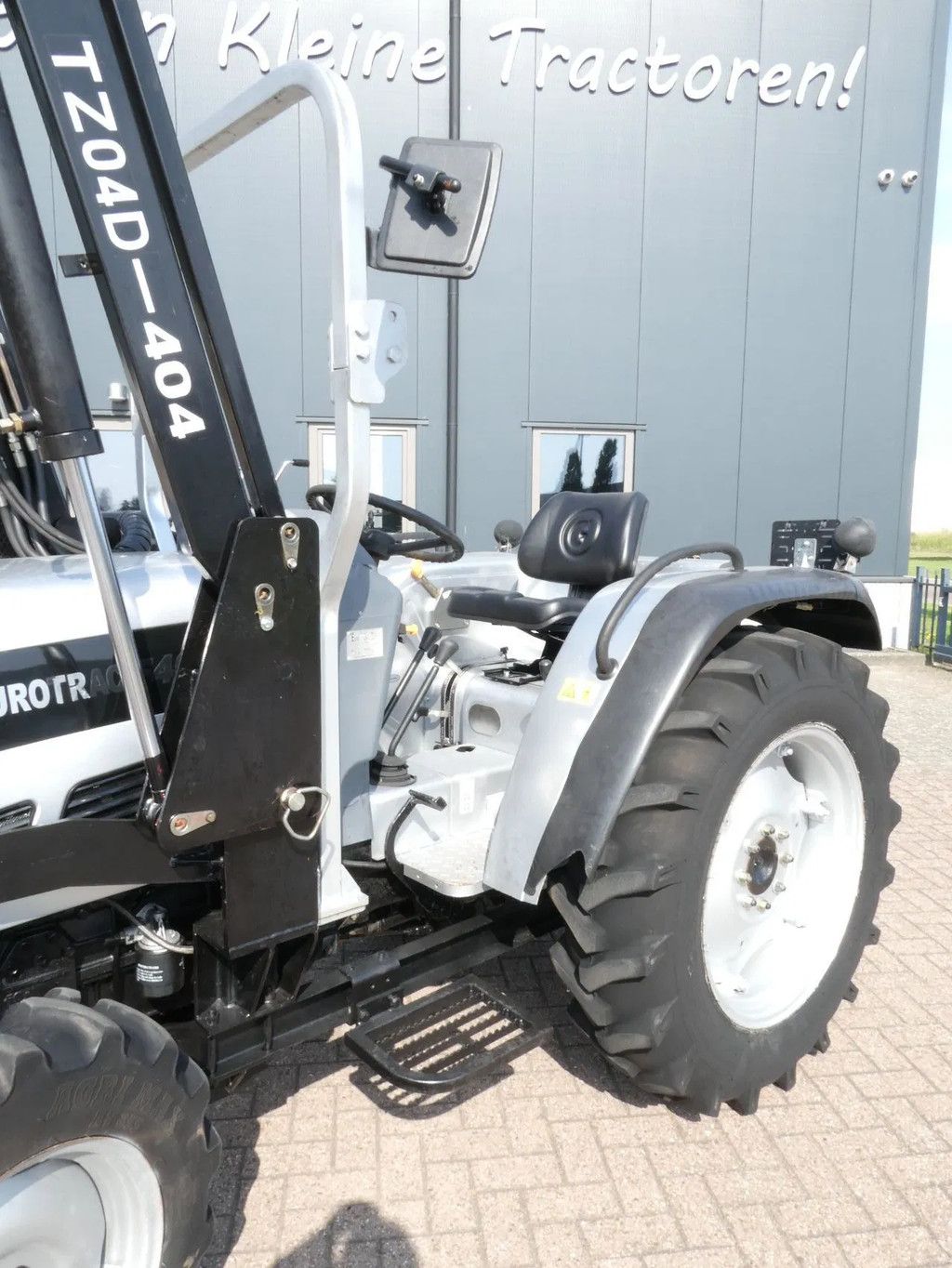 Eurotrac F40 4wd / 01125 Draaiuren / Voorlader