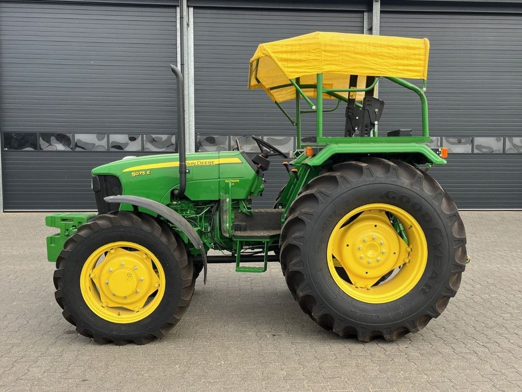 John Deere 5075 e WG4041