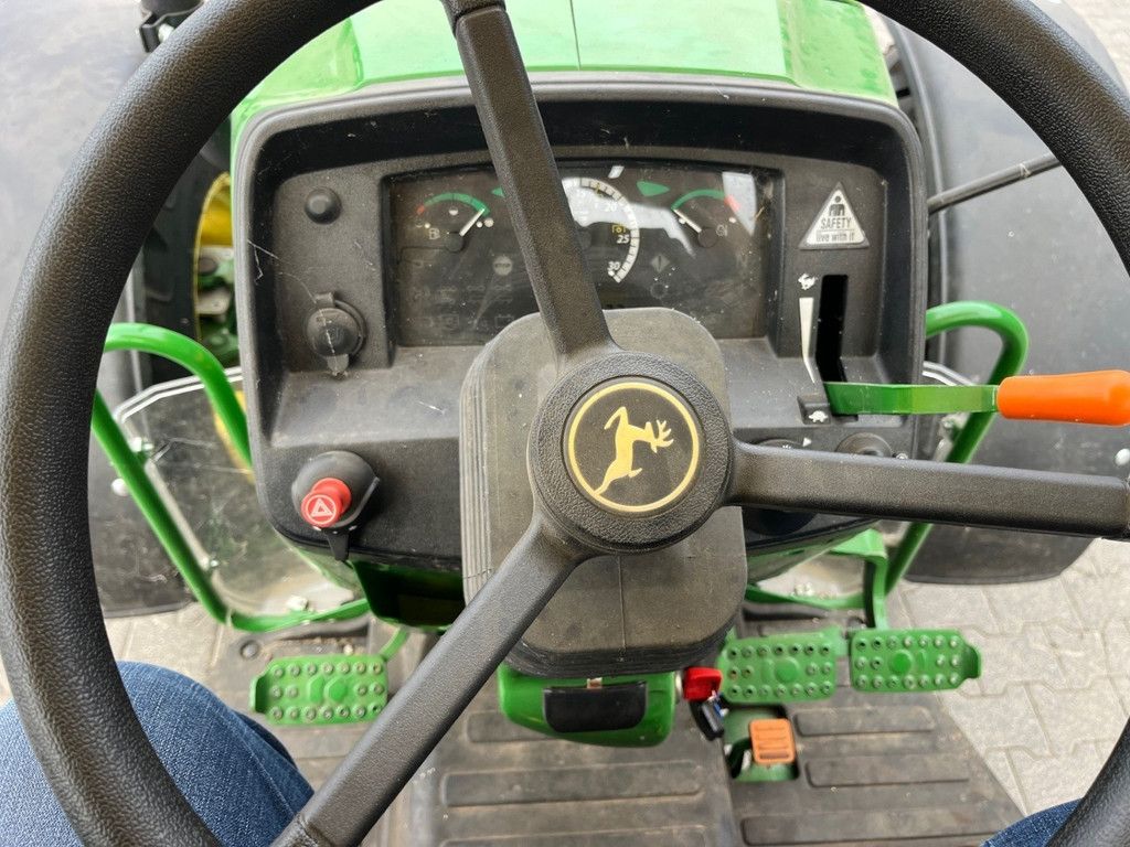 John Deere 5075 e WG4041