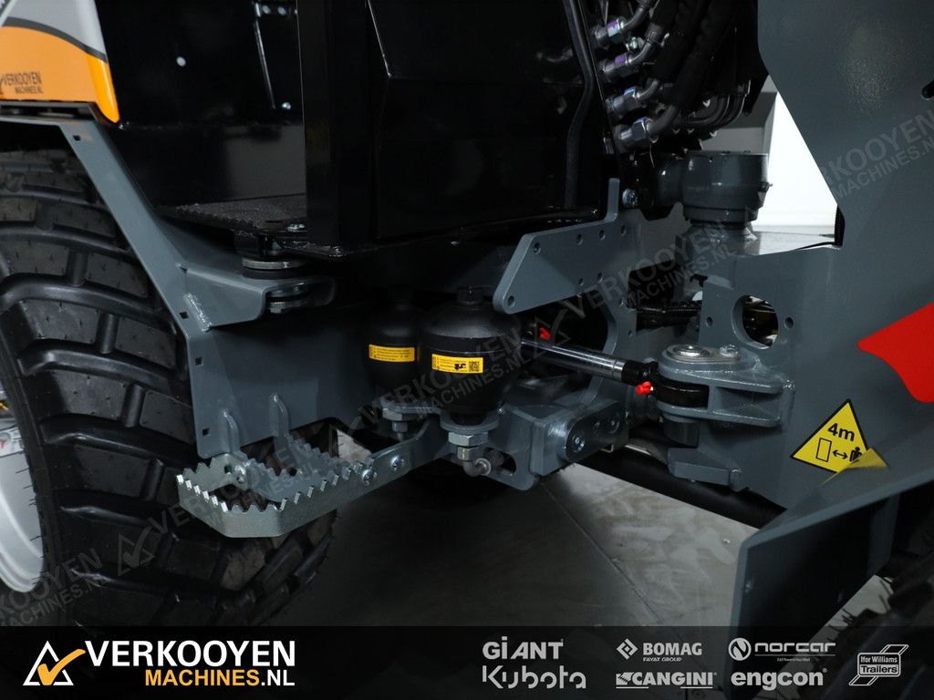 2025 Giant G2700 HD+ VK10284