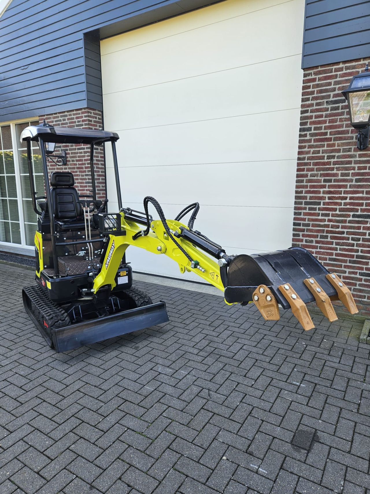 Splinternieuwe Graafmachine Yama S15 Kingway – Direct inzetbaar