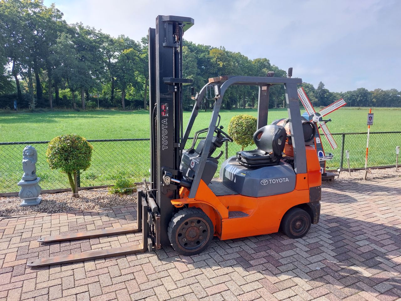 Toyota 7 serie 2.5 ton tripl sideshif
