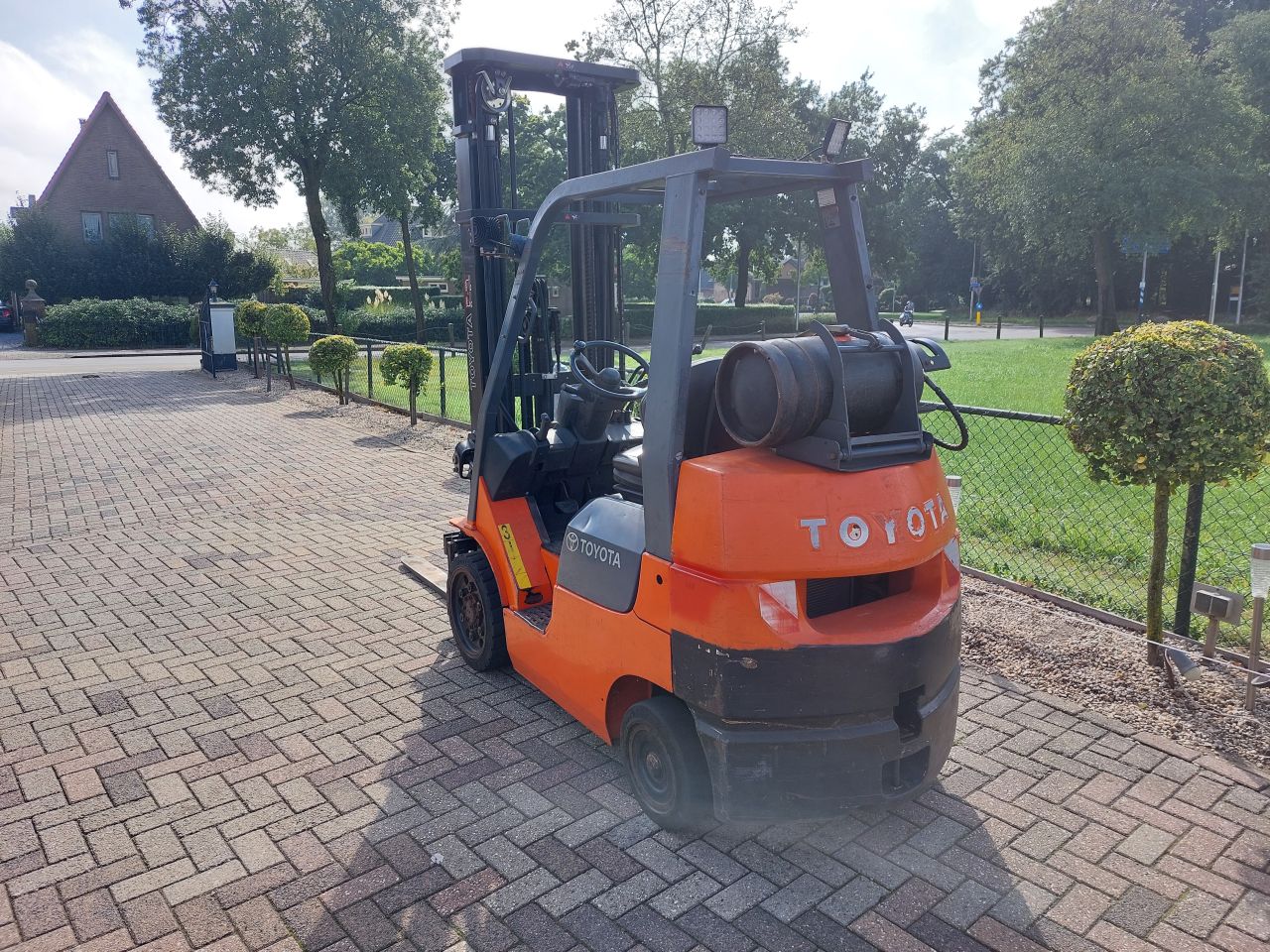 Toyota 7 serie 2.5 ton tripl sideshif