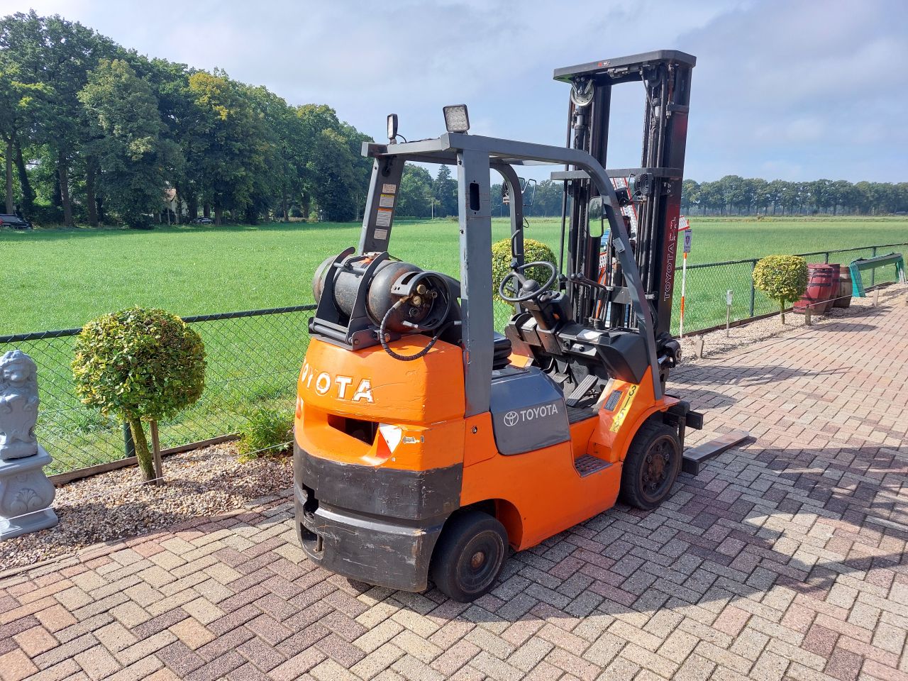 Toyota 7 serie 2.5 ton tripl sideshif