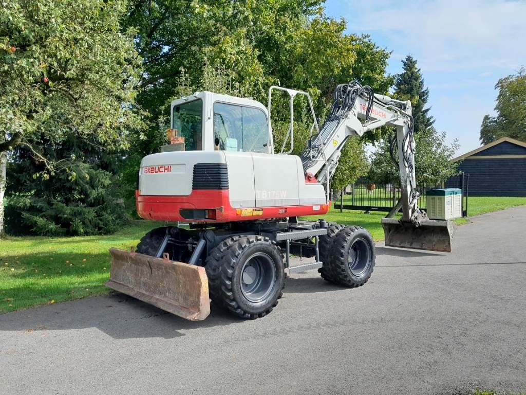 Takeuchi TB 175 triple giek - Nette staat