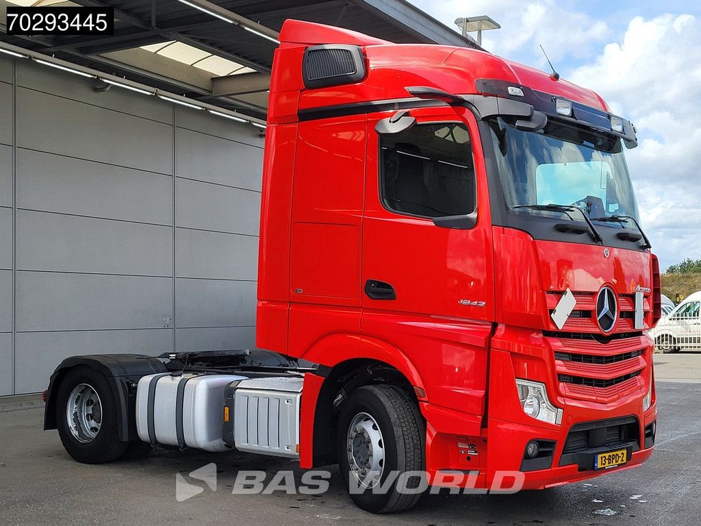 Mercedes Actros 1942 4X2 NL-Truck StreamSpace MP5 2x Tanks PPC Euro 6
