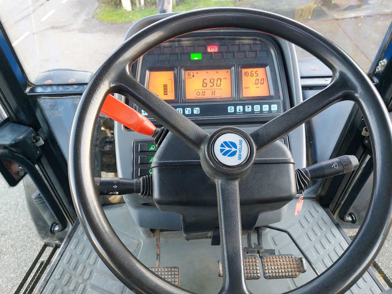 New Holland TS90