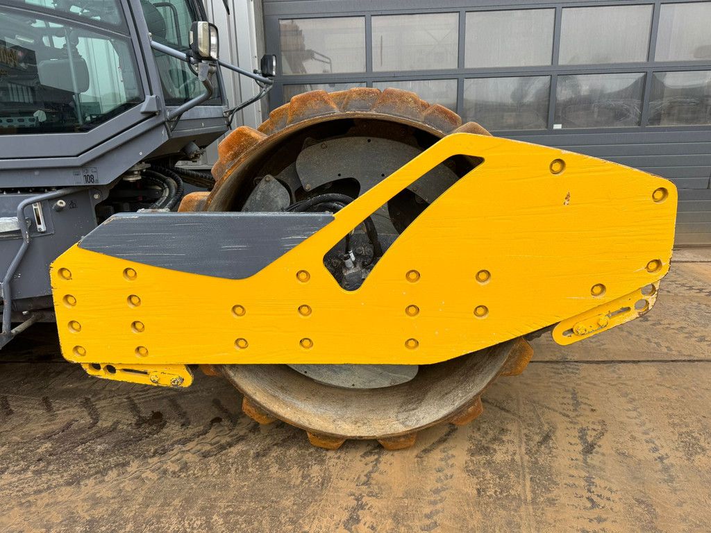 Hamm H13i Padfoot compactor