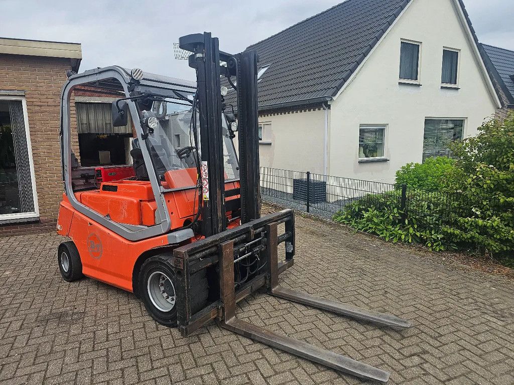 BT Heftruck 5 tons Elektrisch 2012 6500 uur