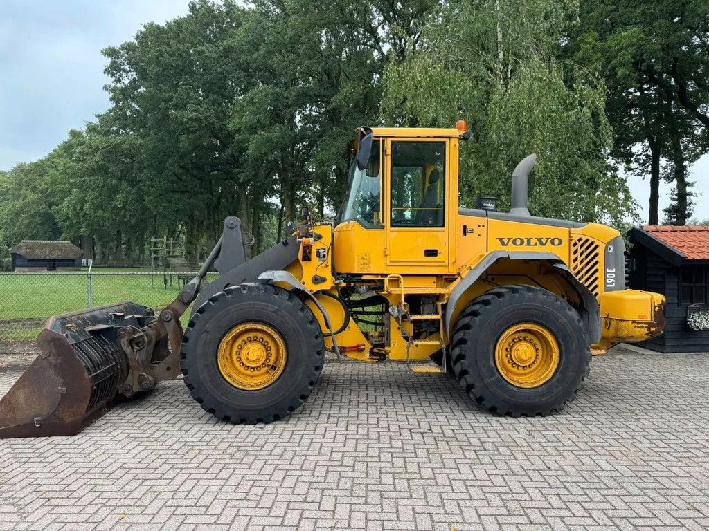 Volvo L90E Loader shovel
