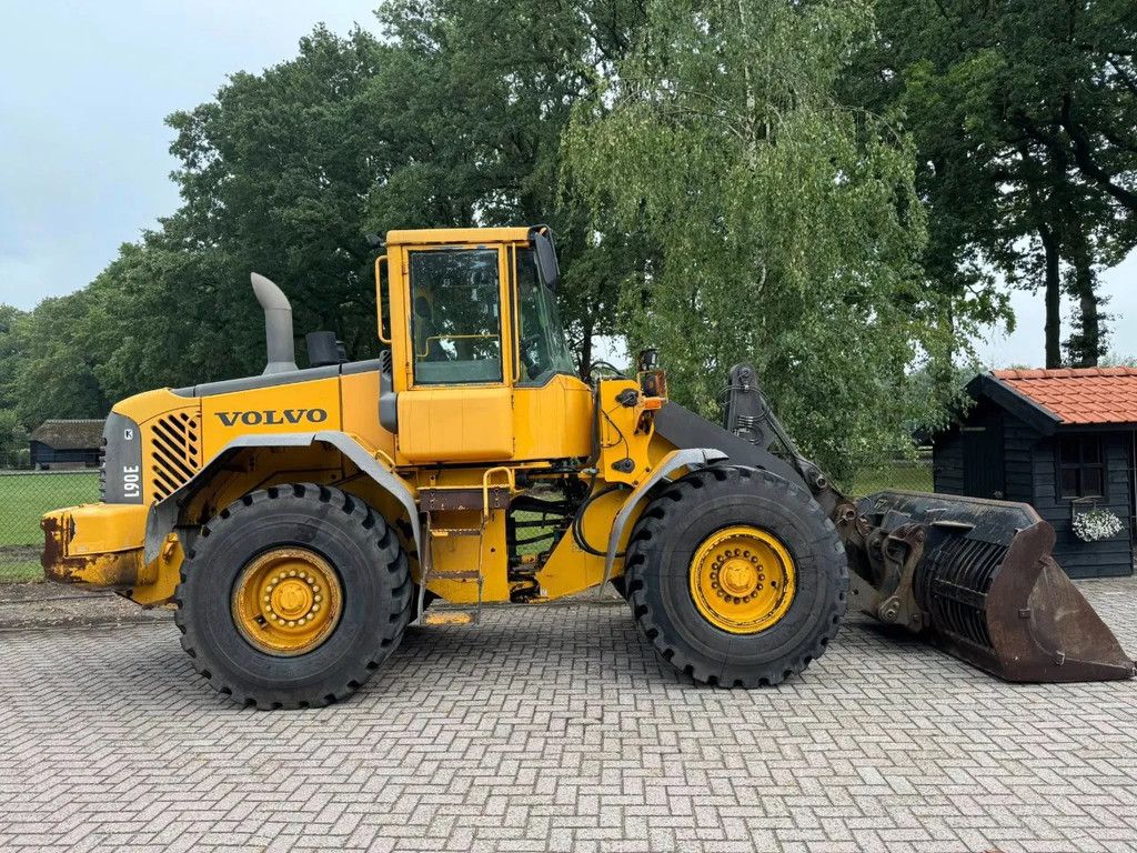 Volvo L90E Loader shovel