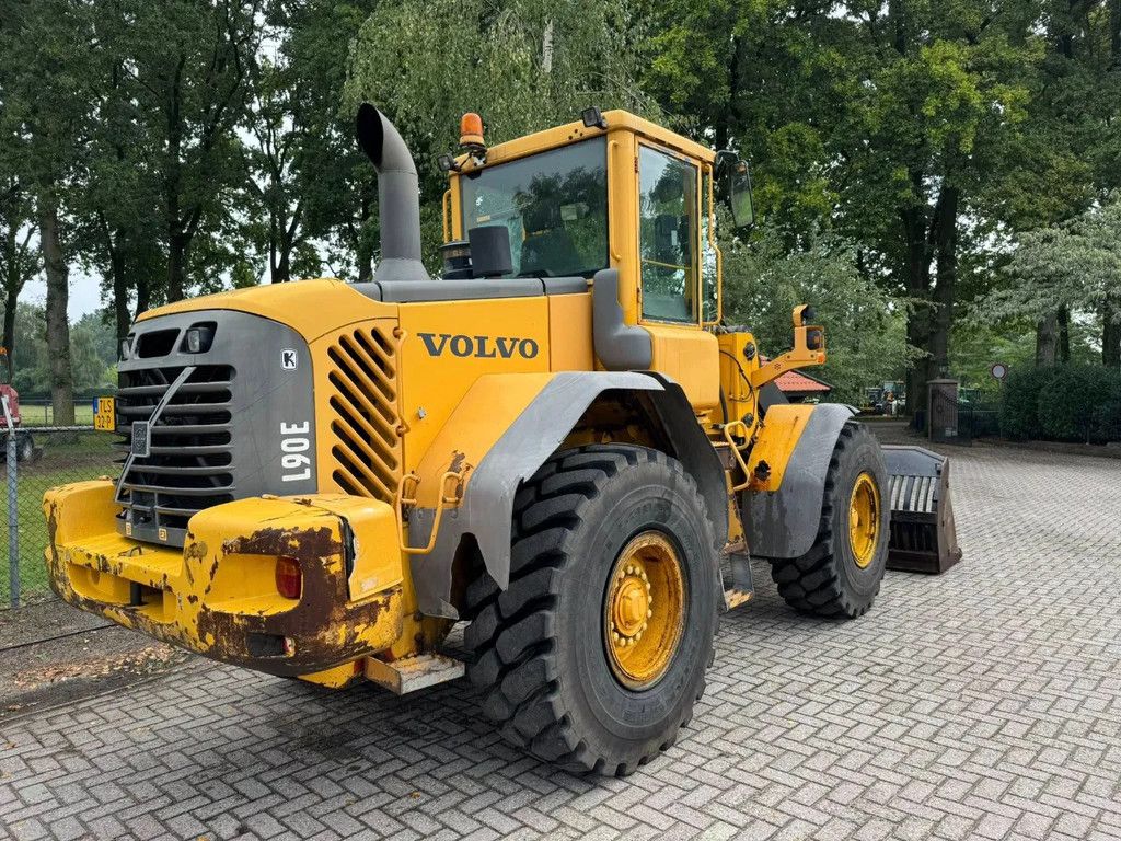 Volvo L90E Loader shovel