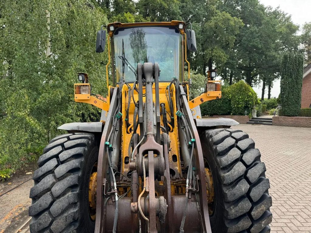 Volvo L90E Loader shovel