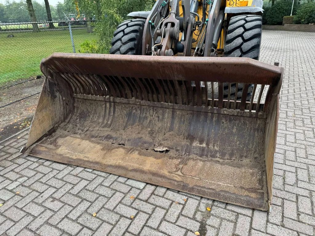 Volvo L90E Loader shovel