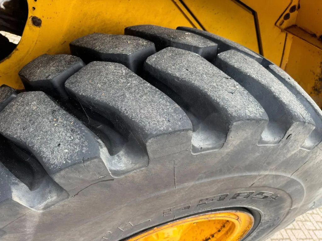 Volvo L90E Loader shovel