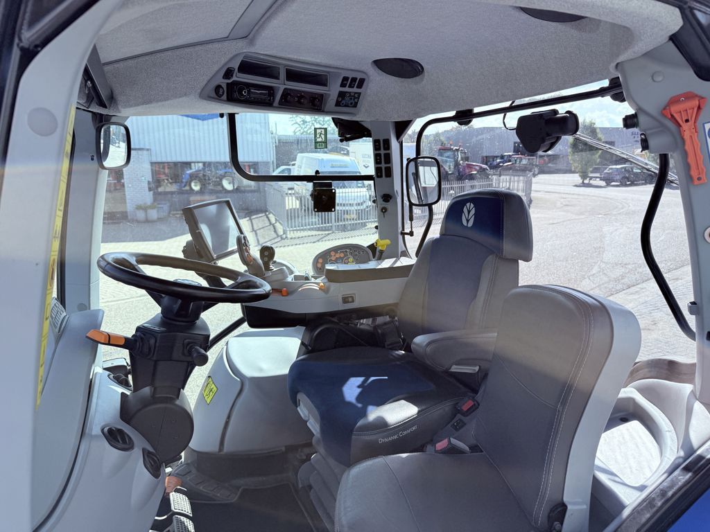 New Holland T6.165 AC + TL750 Voorlader