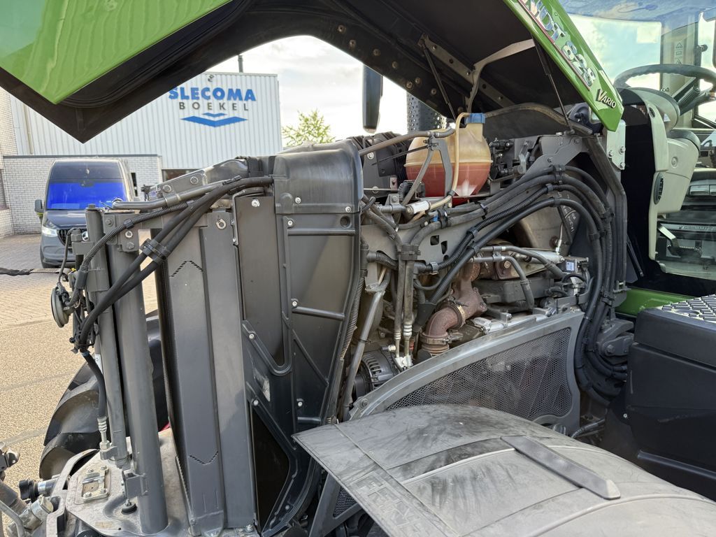 Fendt 828 Vario S4 ProfiPlus