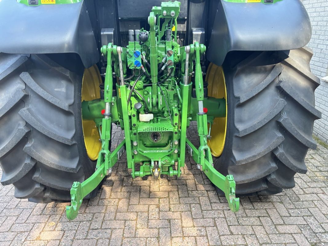 John Deere 6155M