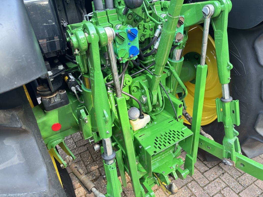 John Deere 6155M