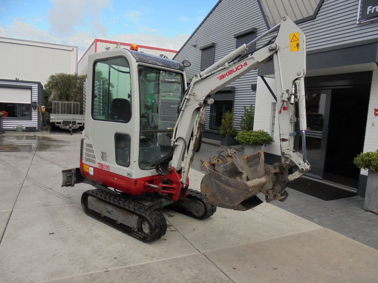 Takeuchi TTB016