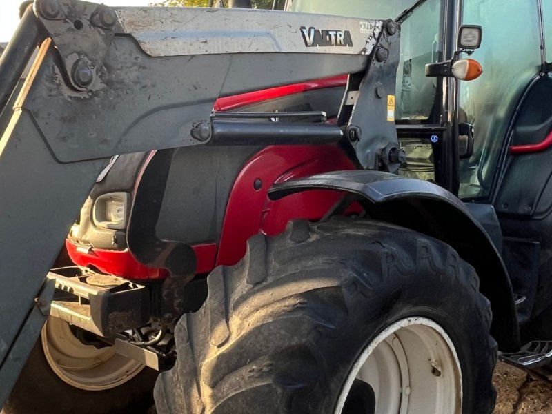 Valtra N142 N142