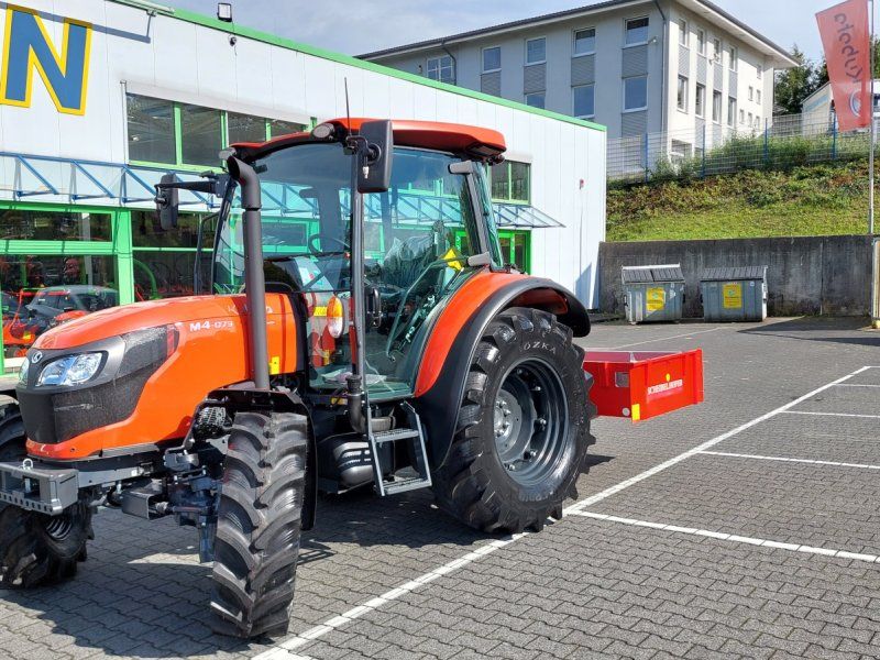 Kubota M4-073 CAB