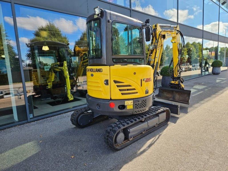 New Holland E 26 C