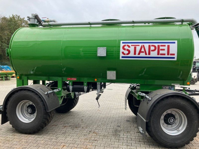 Stapel VT 12.000l Drehschemmel+VT 14.000l Vakuumfaß