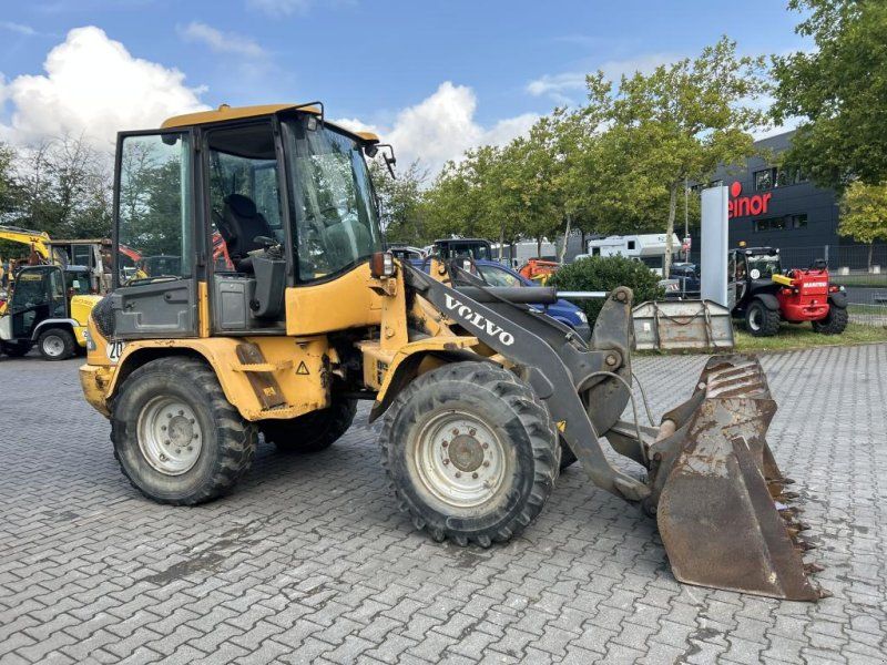 Volvo LB30 PRO