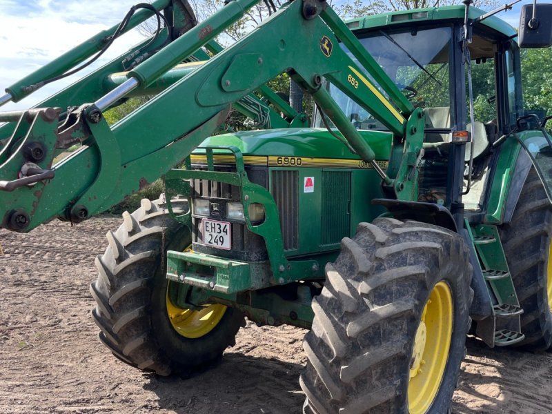 John Deere 6900