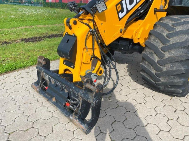 JCB TM 220 40 KM/H