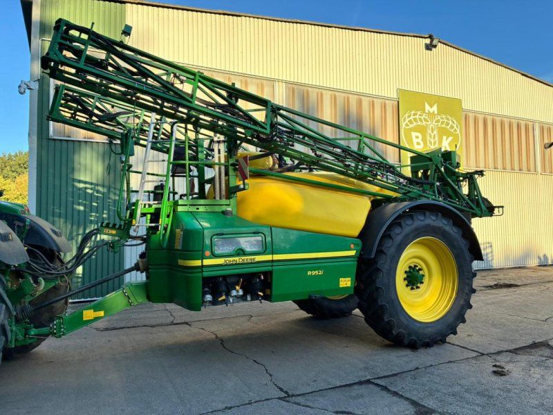 John Deere R952i