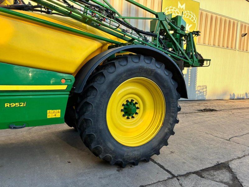 John Deere R952i