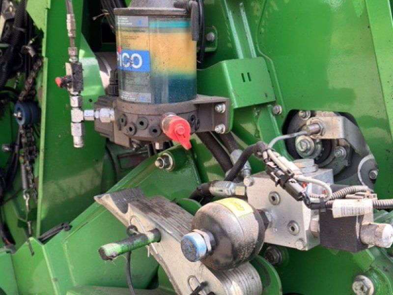 John Deere V461R
