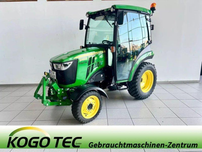 John Deere 2032R