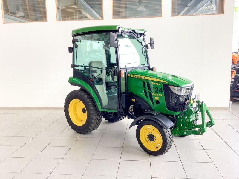John Deere 2038R