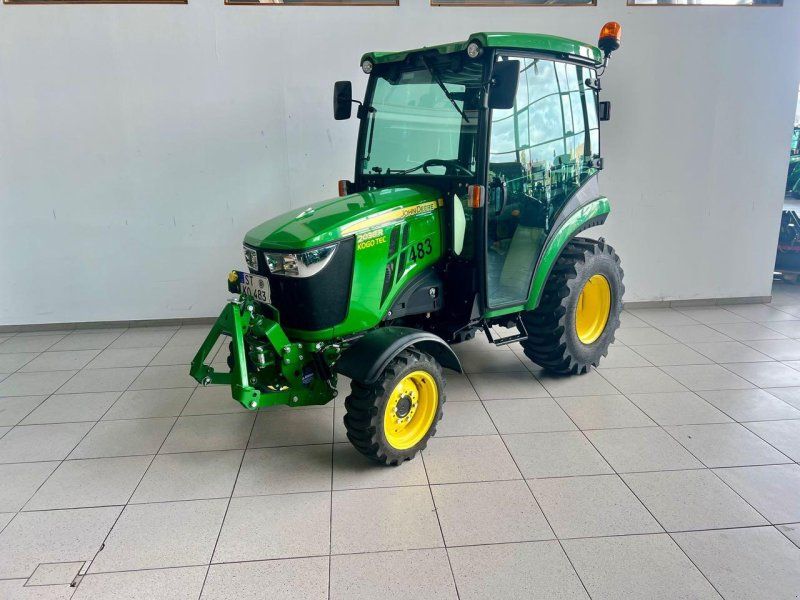 John Deere 2038R