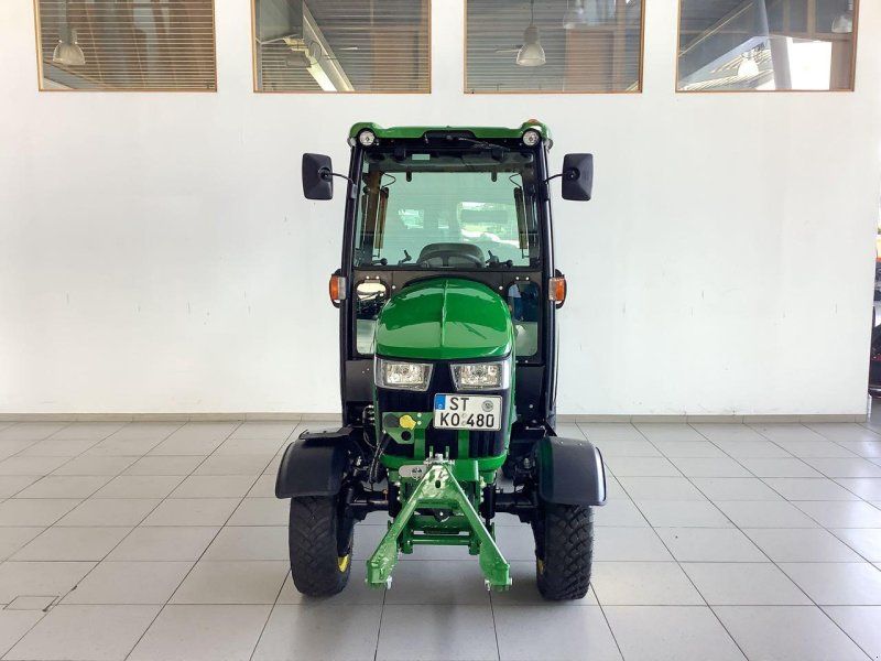 John Deere 2038R
