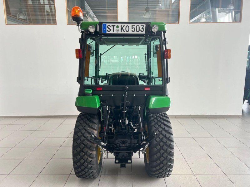 John Deere 2038R