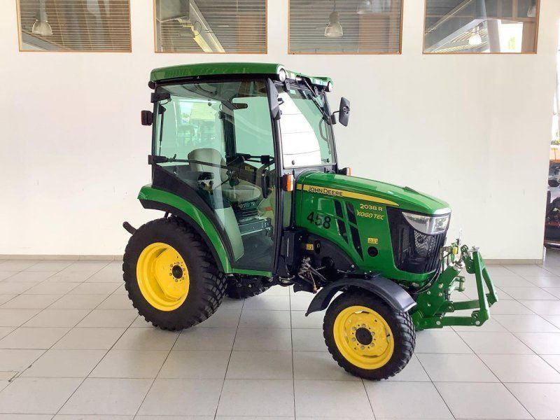 John Deere 2038R