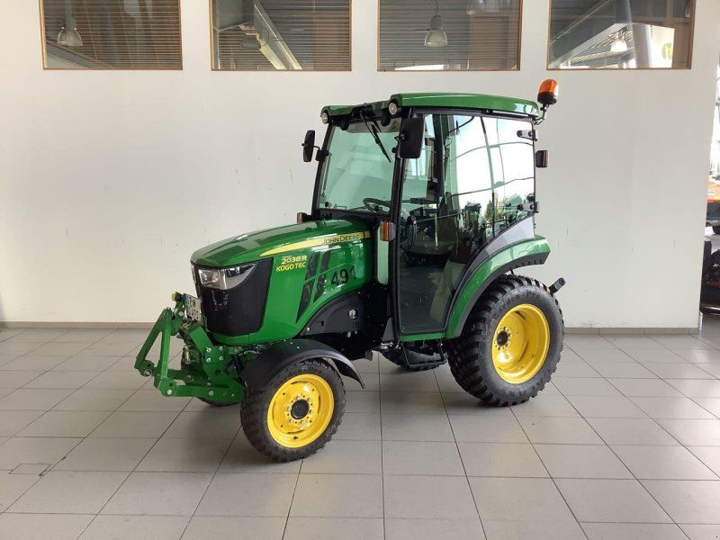John Deere 2038R