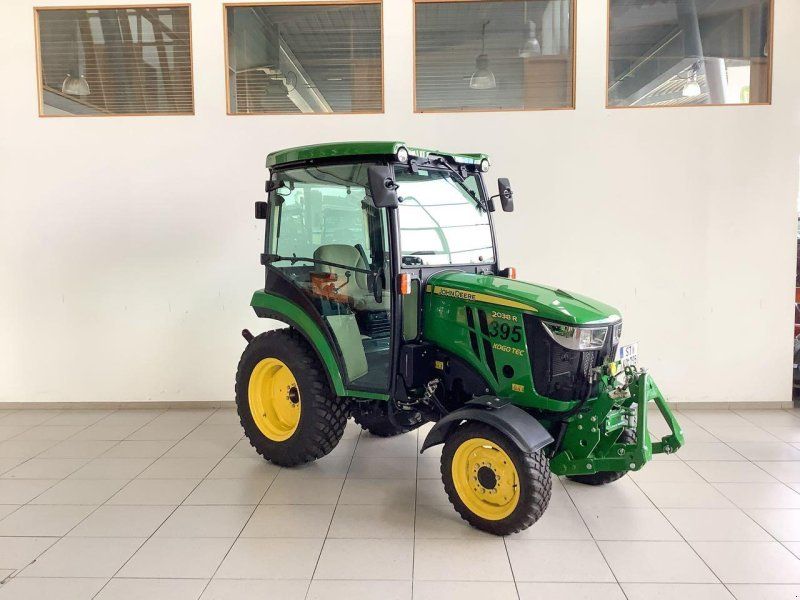 John Deere 2038R