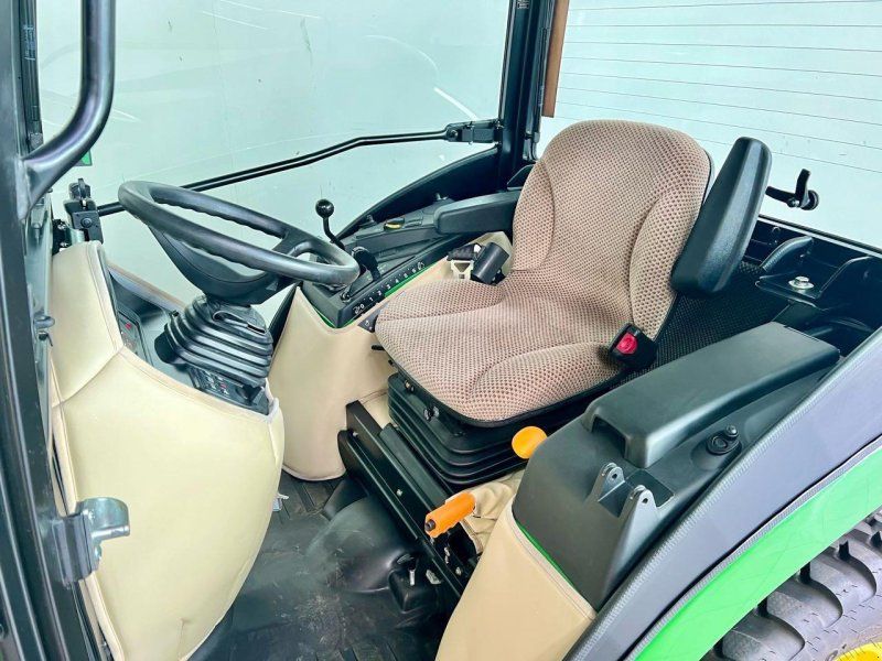 John Deere 2038R